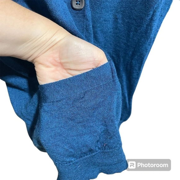KIRKLAND SIGNATURE ~ 100% Extra Fine Merino Wool Button Down Cardigan w/ Pockets - Picture 4 of 10